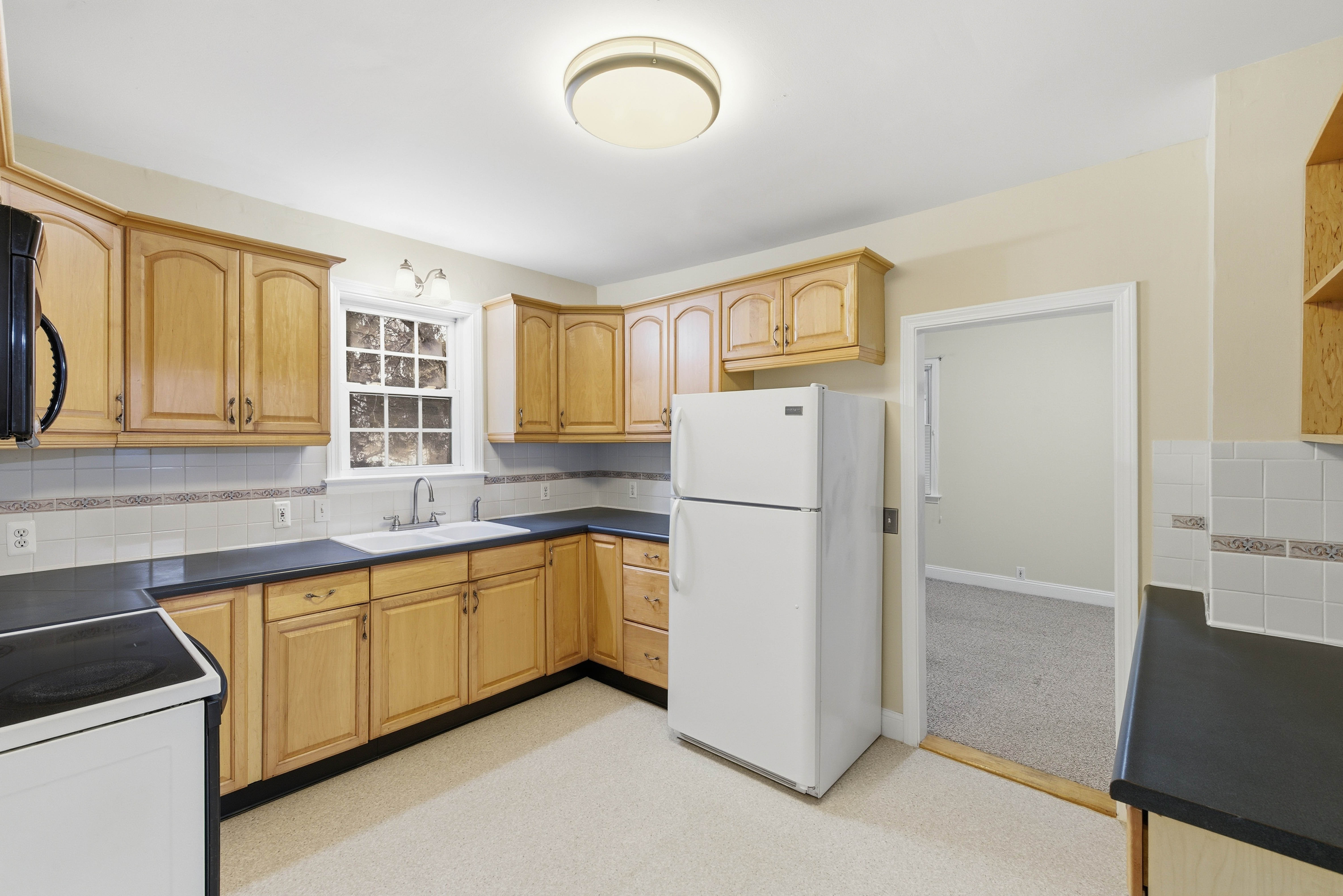  Cozy Sale Listing in Essex, CT - 物件實景