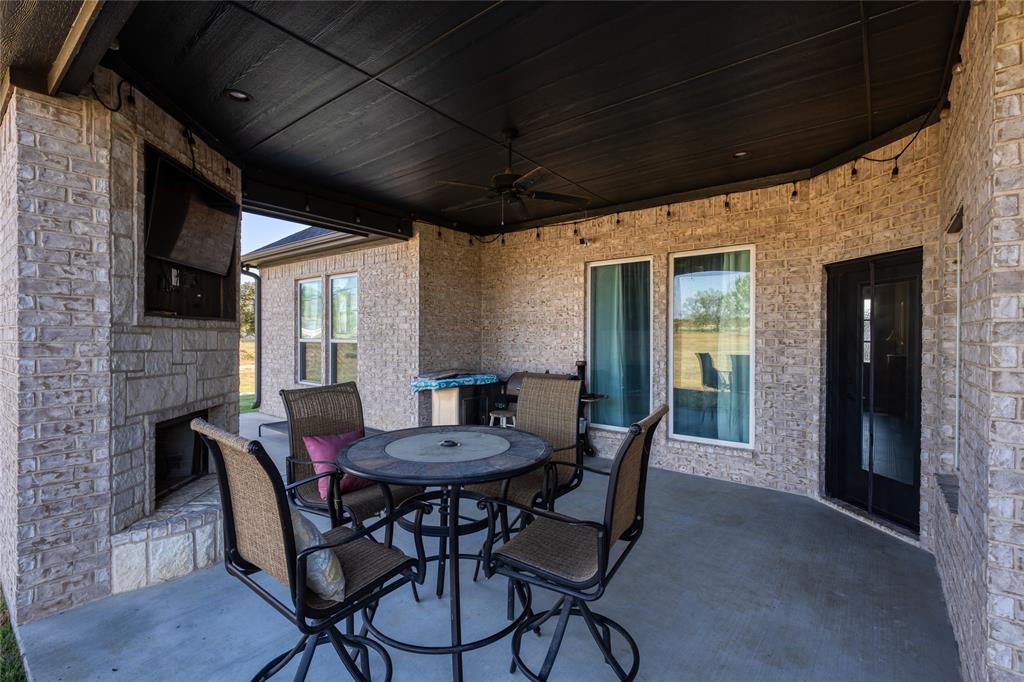 Springtown, Texas, 76082, United States, 4 Bedrooms Bedrooms, ,2 BathroomsBathrooms,Residential,For Sale,1980102