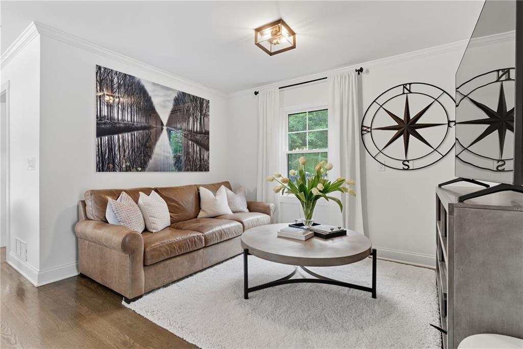 Alpharetta, Georgia, 30005, United States, 4 Bedrooms Bedrooms, ,6 BathroomsBathrooms,Residential,For Sale,1983404