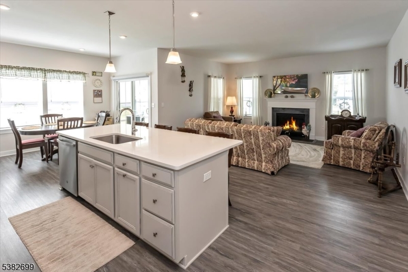 Mansfield Twp., New Jersey, 07865, United States, 2 Bedrooms Bedrooms, ,2 BathroomsBathrooms,Residential,For Sale,1938637