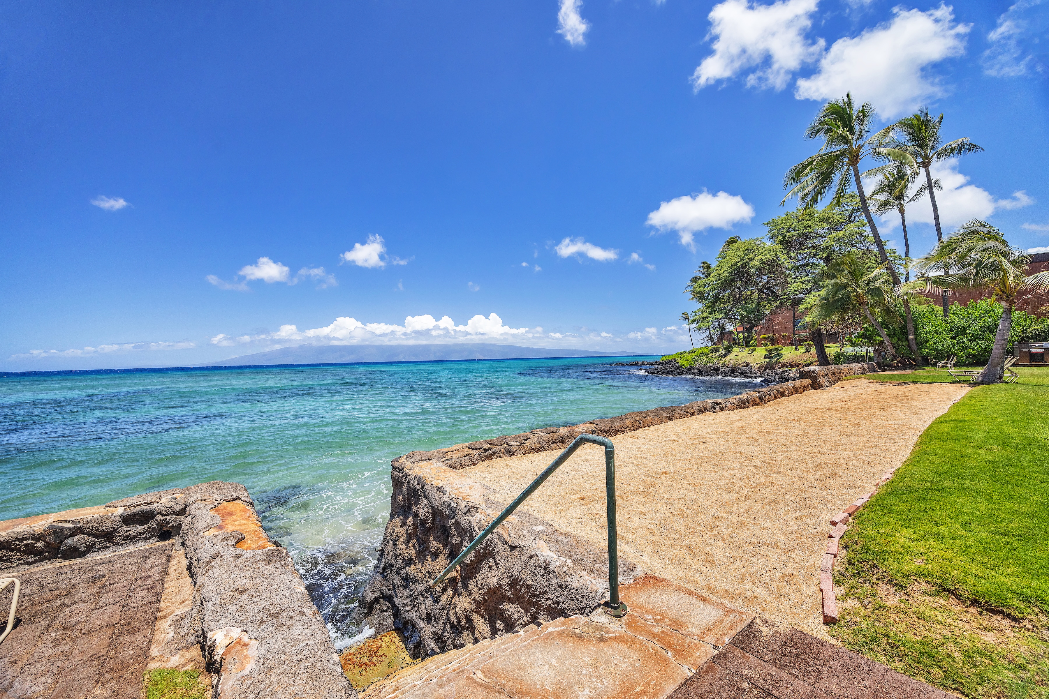  Direct oceanfront, beautiful remodeled 2 bedroom, lanai dining, furnished - 物件實景