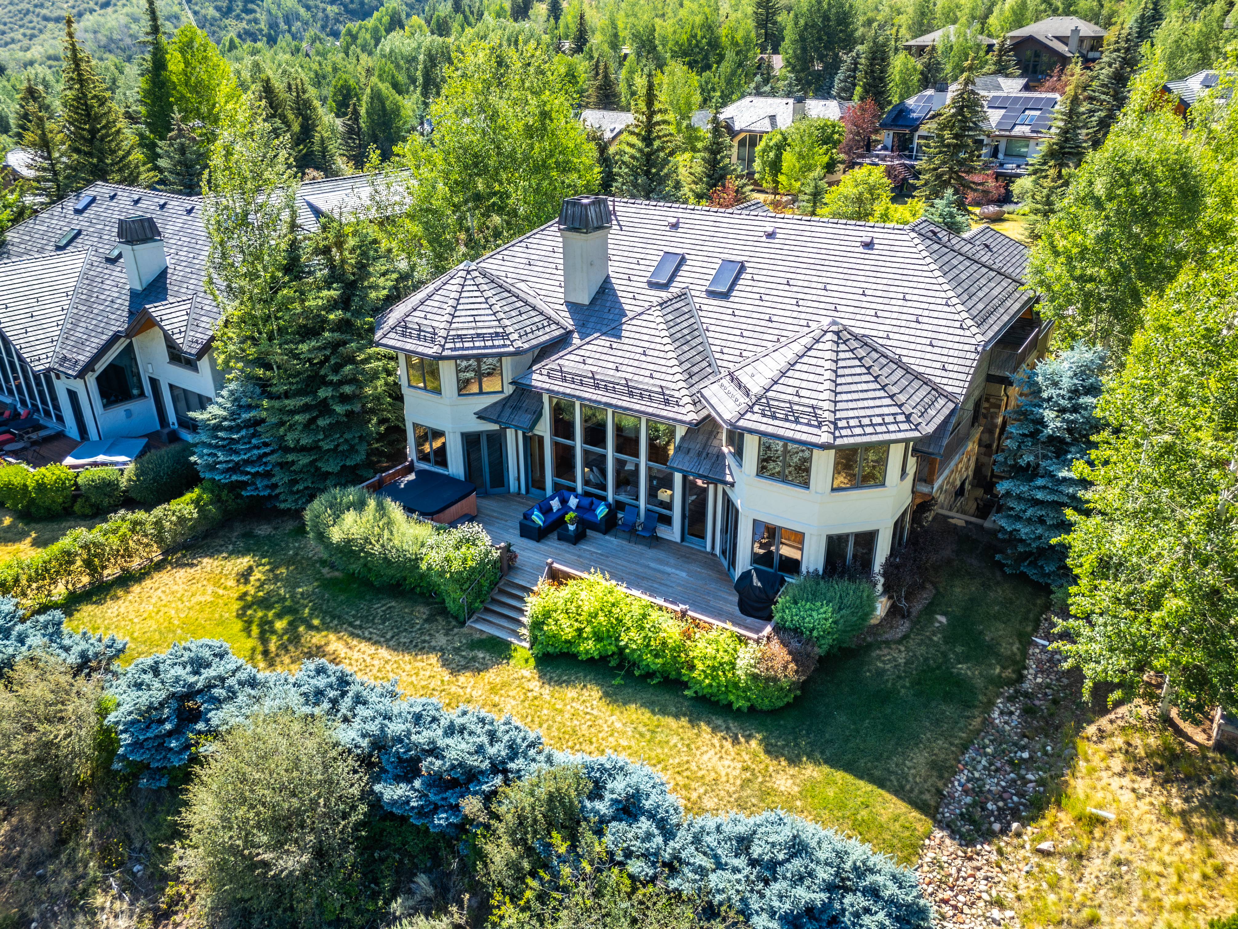  Custom-built, Single-family Home in the Exclusive Grand Traverse Neighborhood - 物件實景