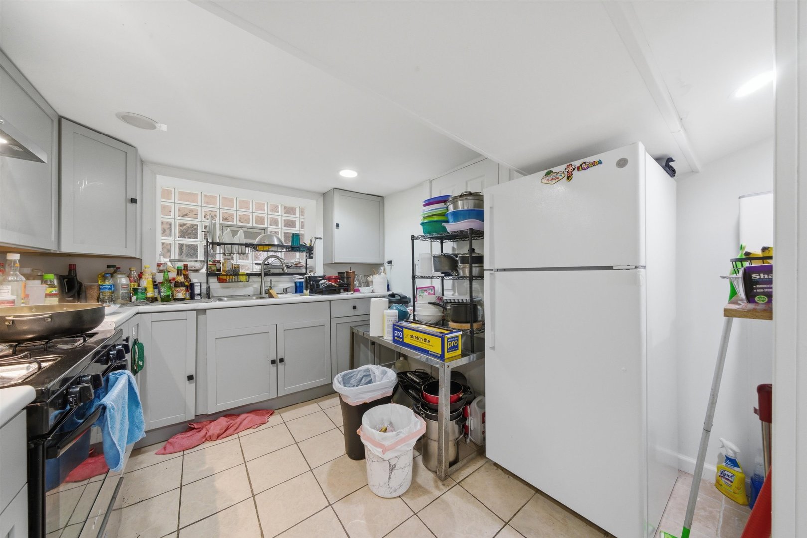 Chicago, Illinois, 60659, United States, 9 Bedrooms Bedrooms, ,Residential,For Sale,2040474