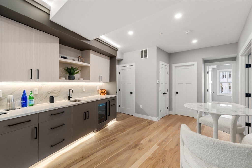 Brookline, Massachusetts, 02445, United States, 3 Bedrooms Bedrooms, ,4 BathroomsBathrooms,Residential,For Sale,1760278