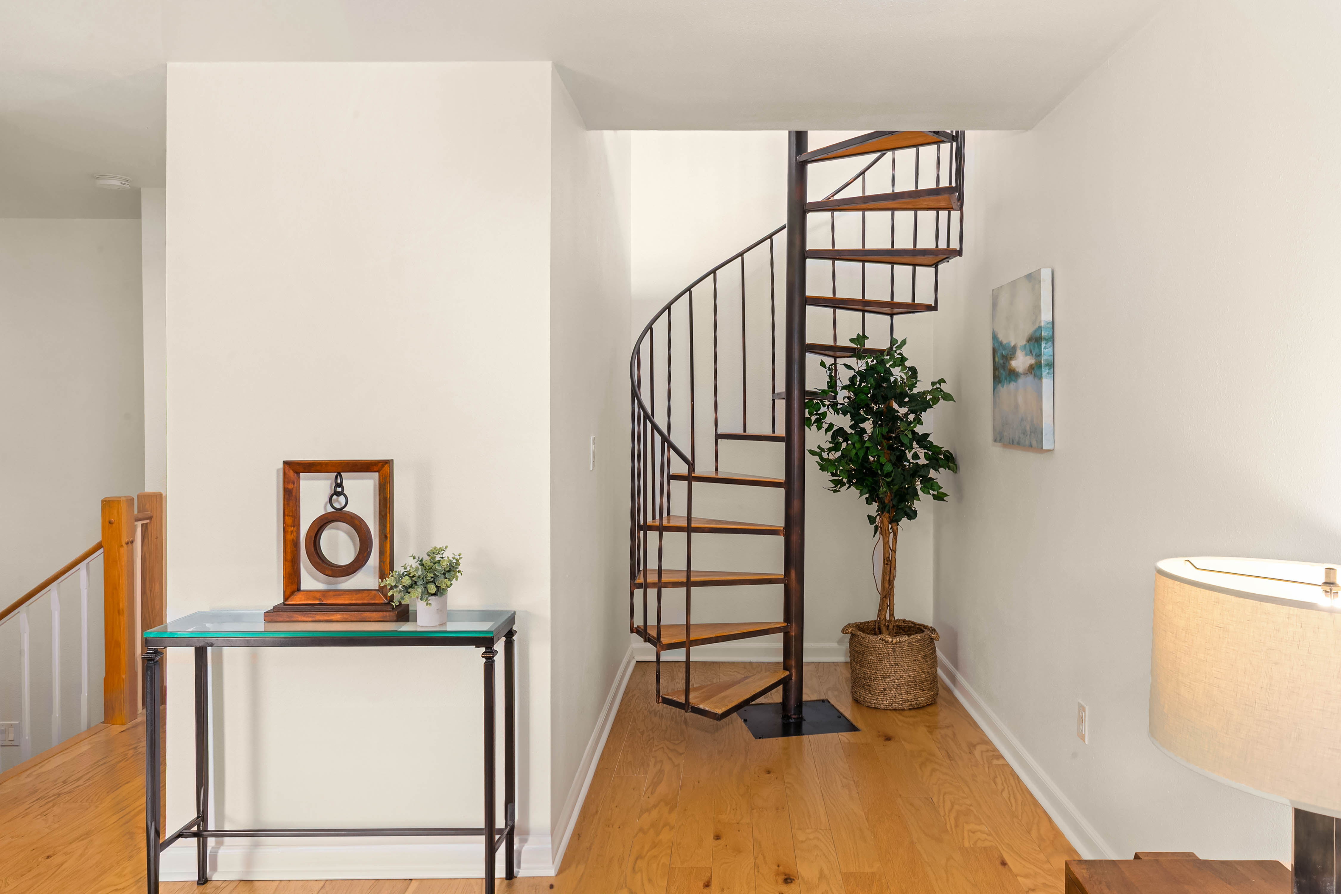  202 W Olympic Place Unit #302, Seattle, WA 98119 - 物件實景