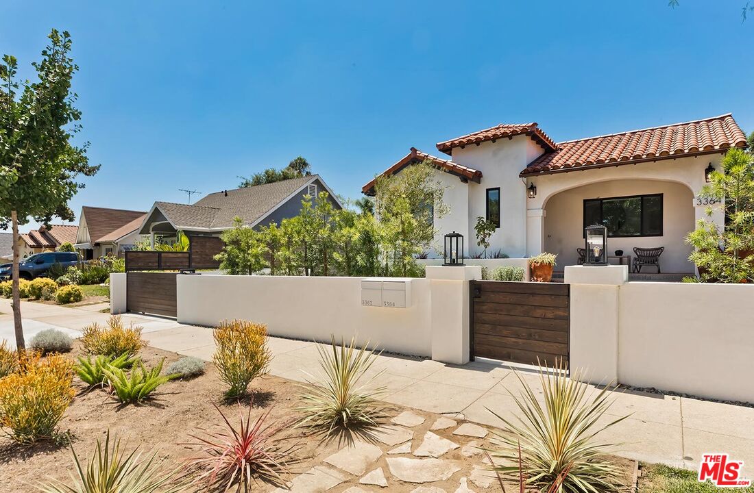 Los Angeles, California, 90039, United States, 4 Bedrooms Bedrooms, ,5 BathroomsBathrooms,Residential,For Sale,1940918