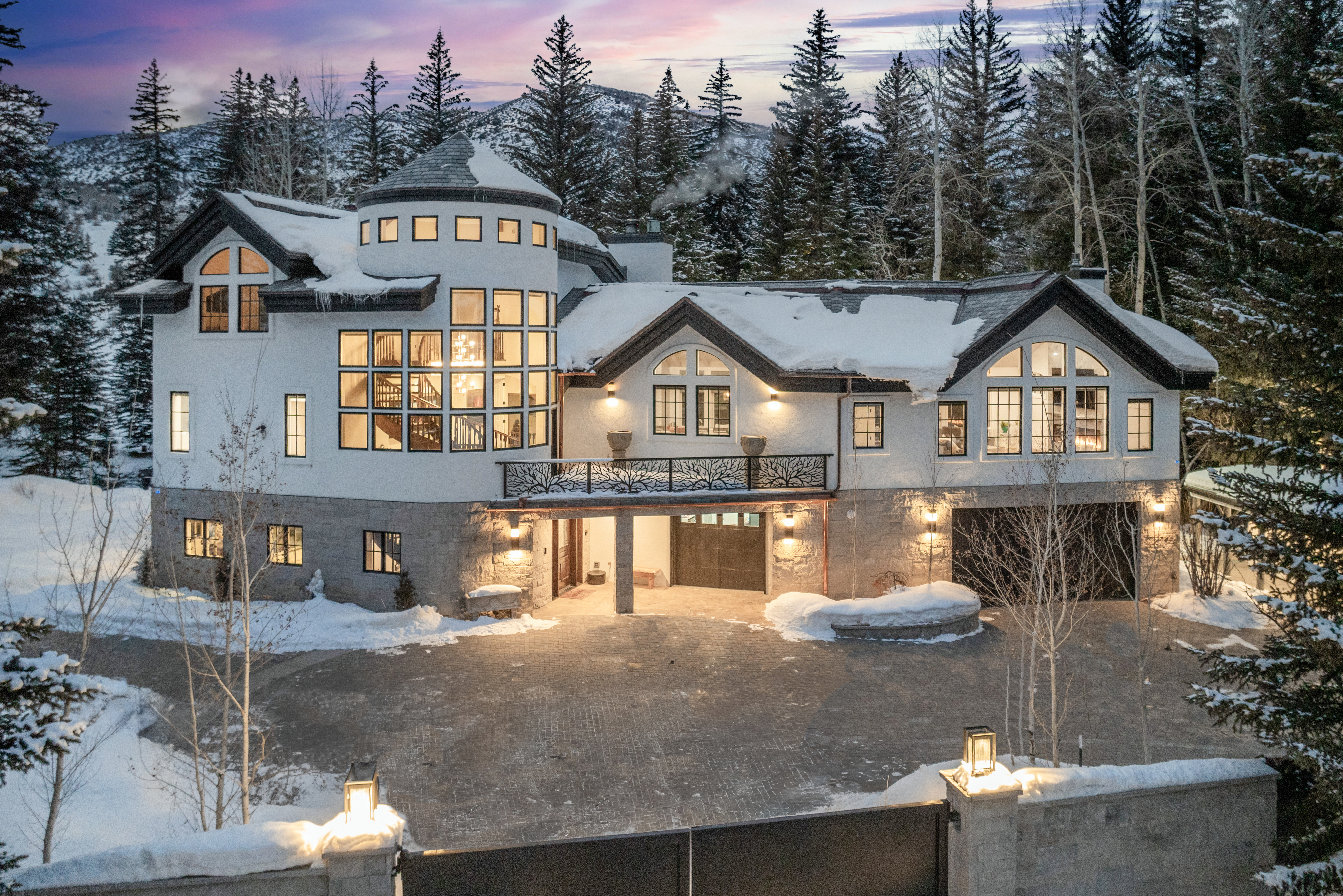  Meticulously Renovated Mountain Estate - 物件實景