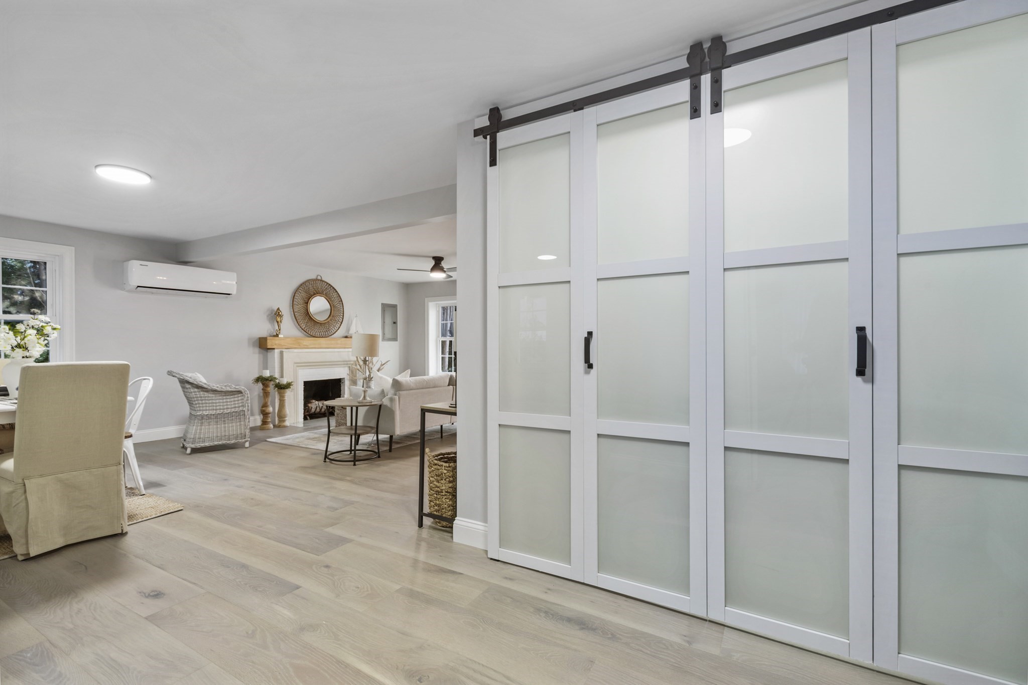 South Dartmouth, Massachusetts, 02748, United States, 4 Bedrooms Bedrooms, ,2 BathroomsBathrooms,Residential,For Sale,1977281