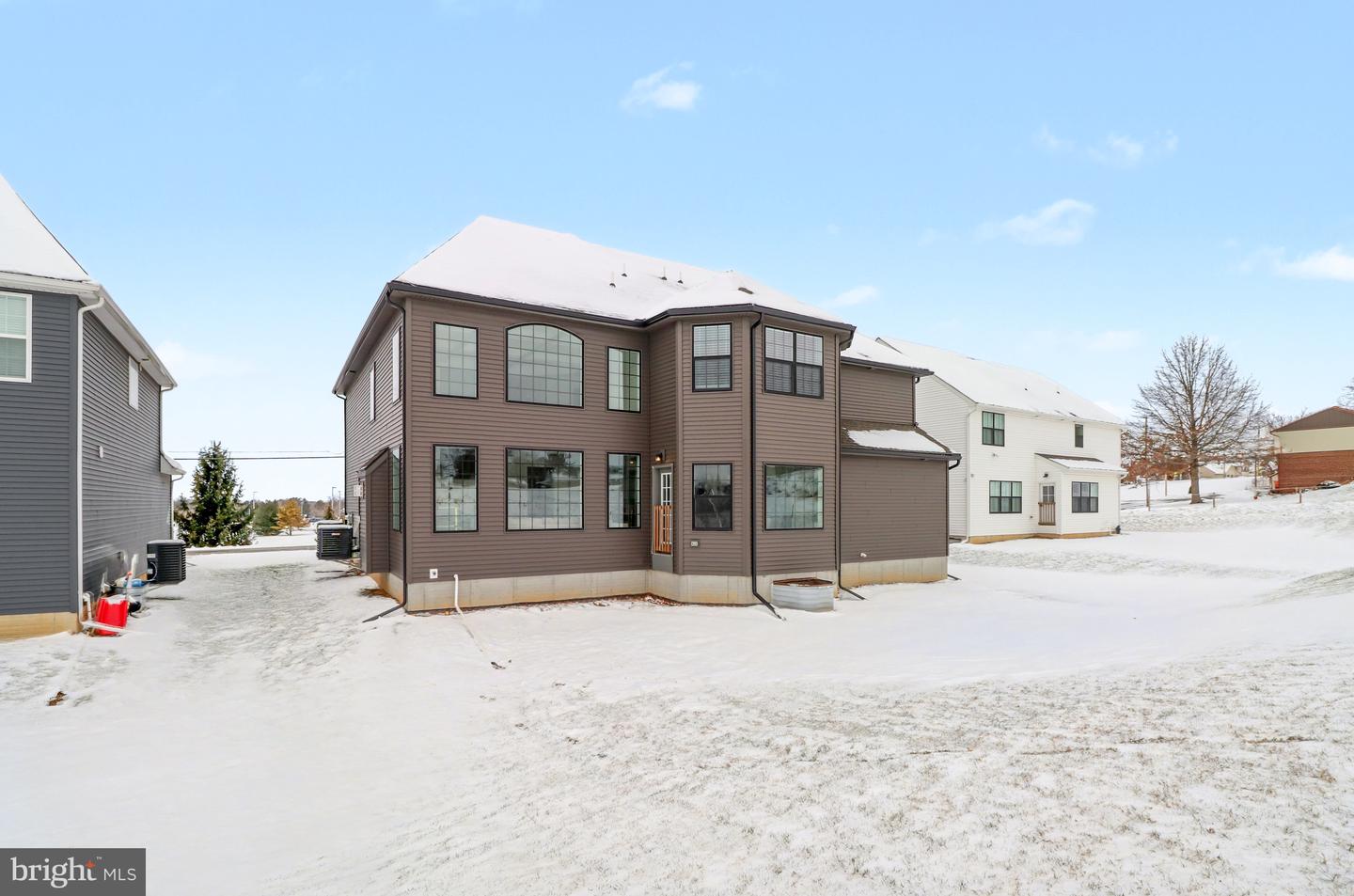 York, Pennsylvania, 17403, United States, 5 Bedrooms Bedrooms, ,6 BathroomsBathrooms,Residential,For Sale,2003251