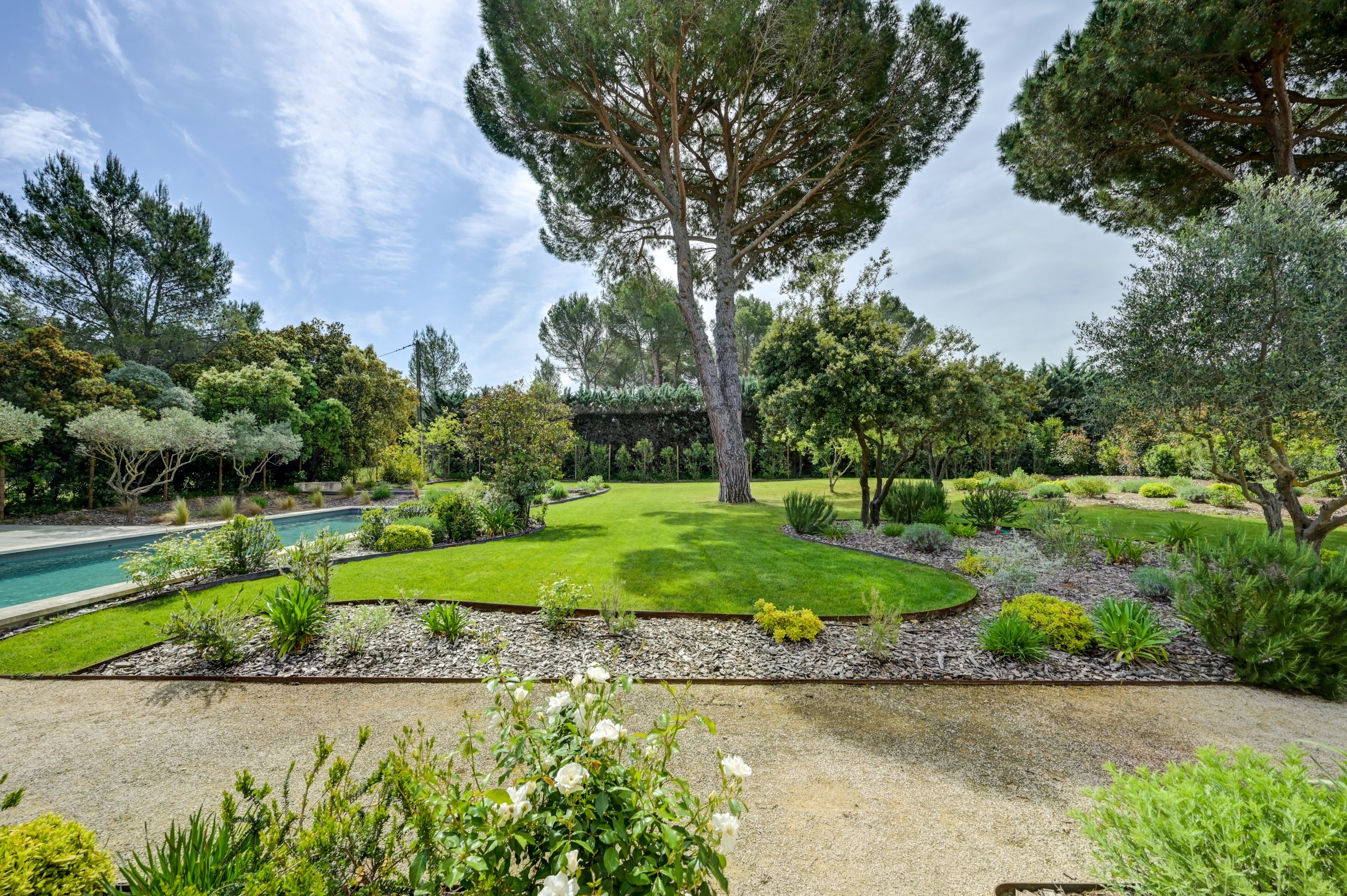  Renovated farmhouse with landscaped garden and swimming pool, a 10-minute walk … - 物件實景