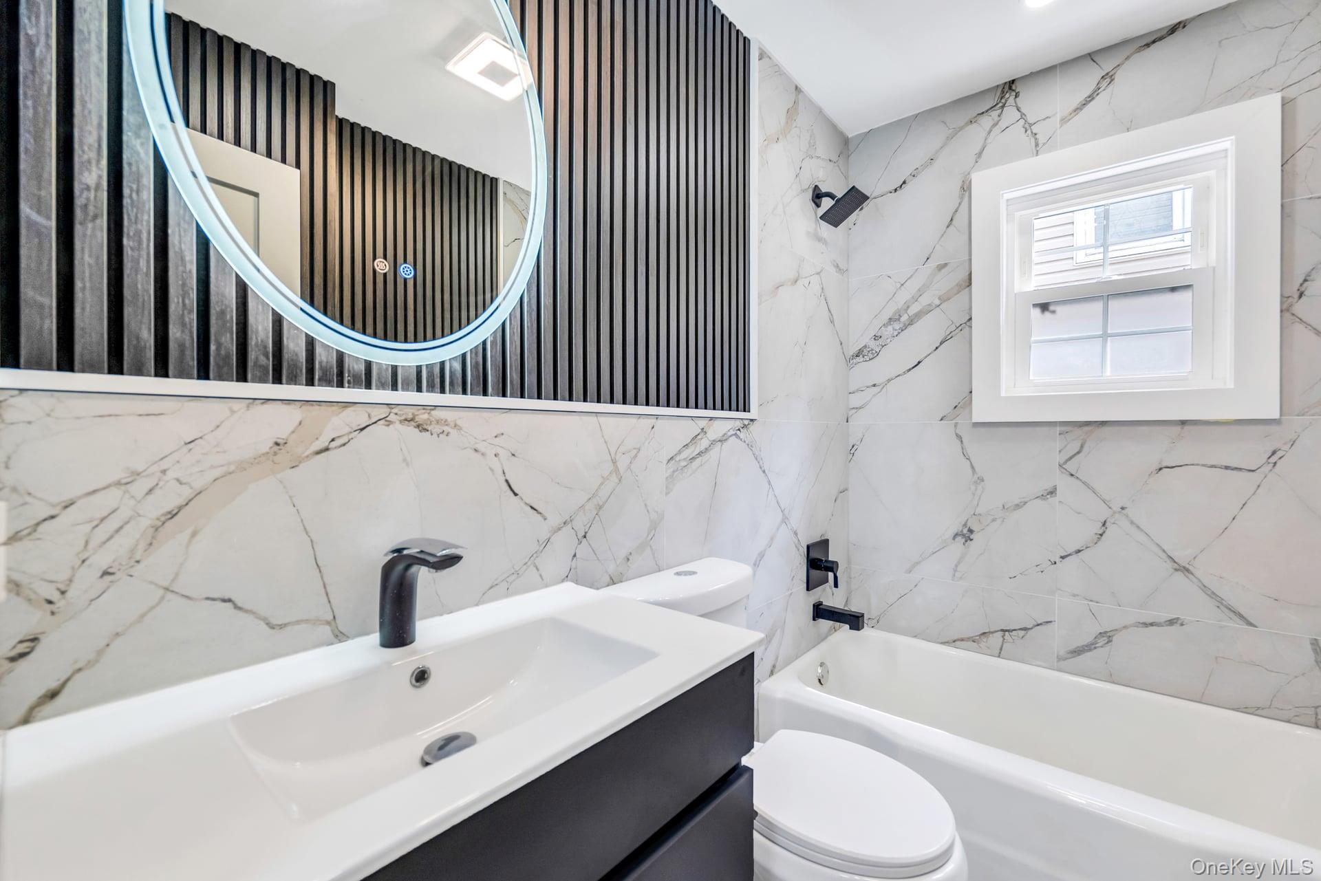 Port Washington, New York, 11050, United States, 3 Bedrooms Bedrooms, ,2 BathroomsBathrooms,Residential,For Sale,1882705