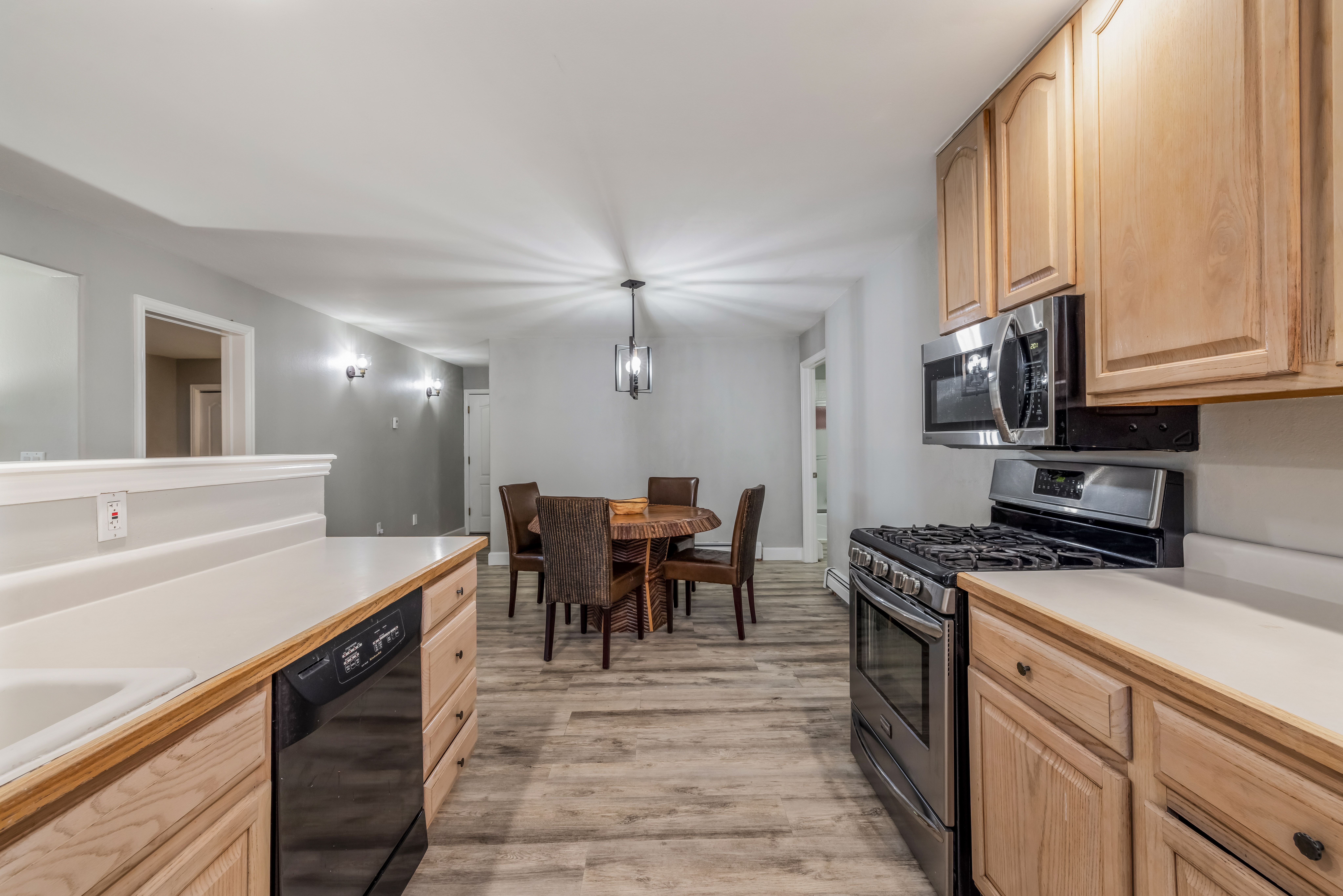  Spacious Five-Bedroom Residence with a Prime Ski-Slope View - 物件實景