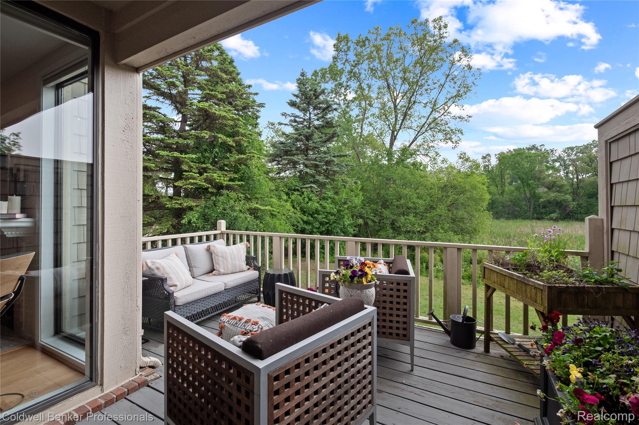 BloomfieldHills, Michigan, 48304, United States, 2 Bedrooms Bedrooms, ,4 BathroomsBathrooms,Residential,For Sale,1896256