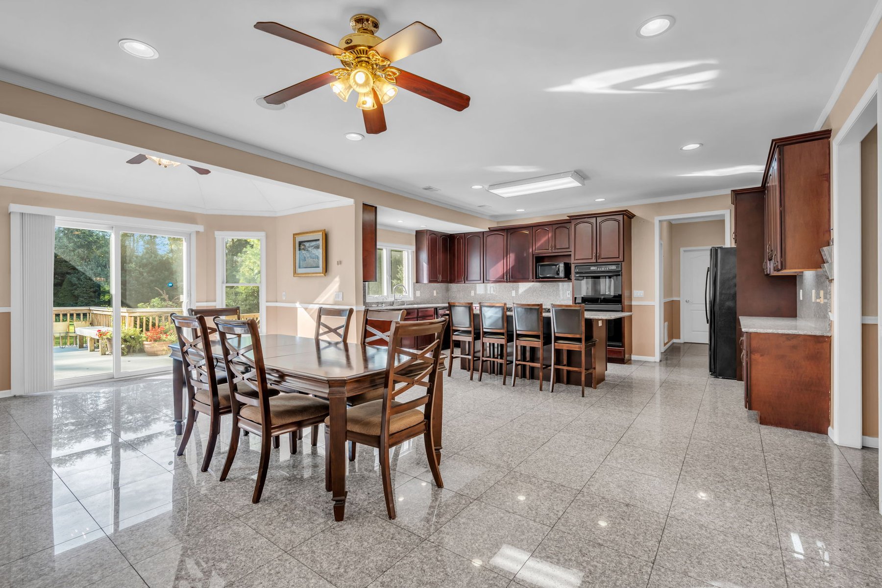  Luxury Multi-Generational Estate - 物件實景