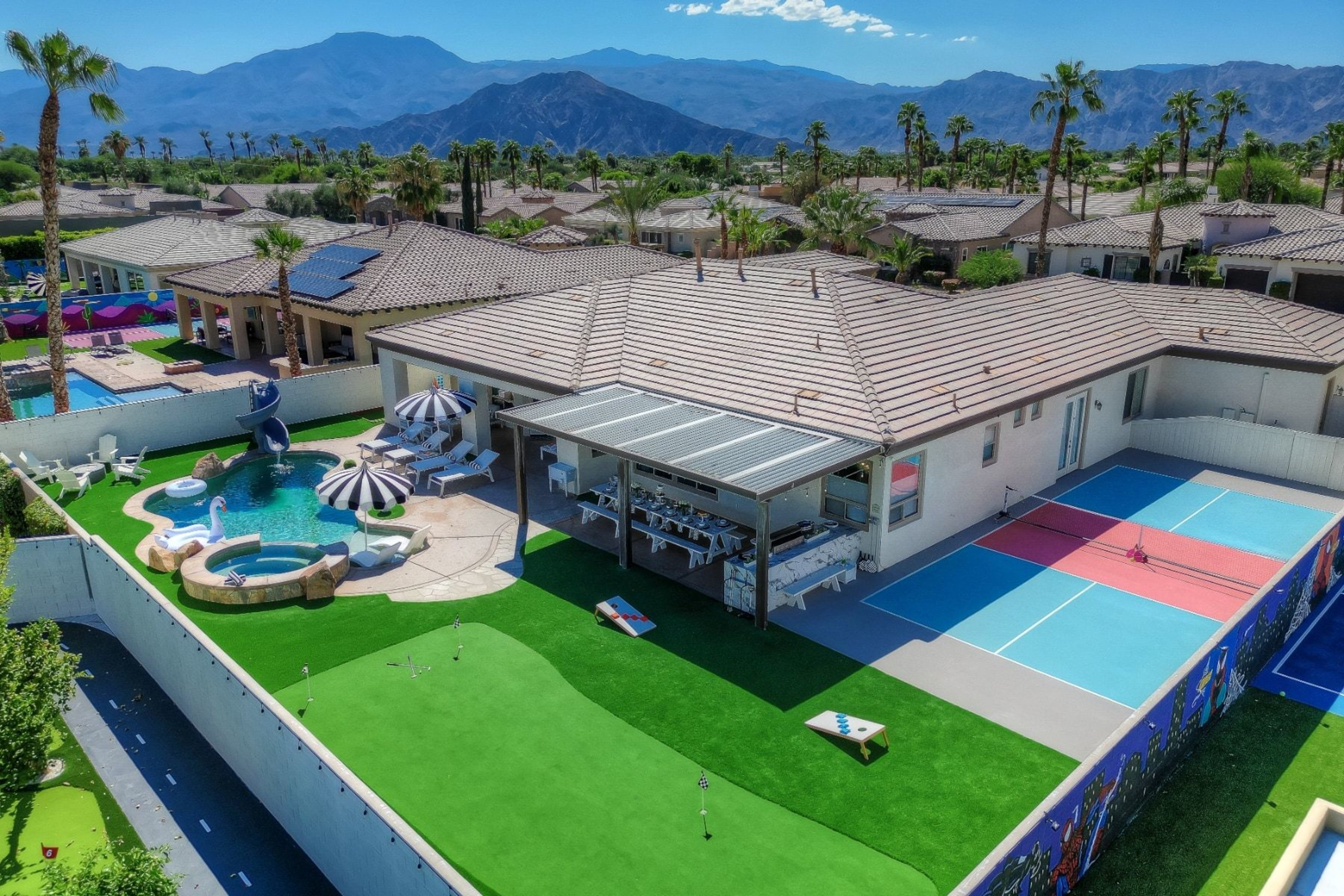  where  luxury meets leverage: own the ultimate income producing retreat - 物件實景