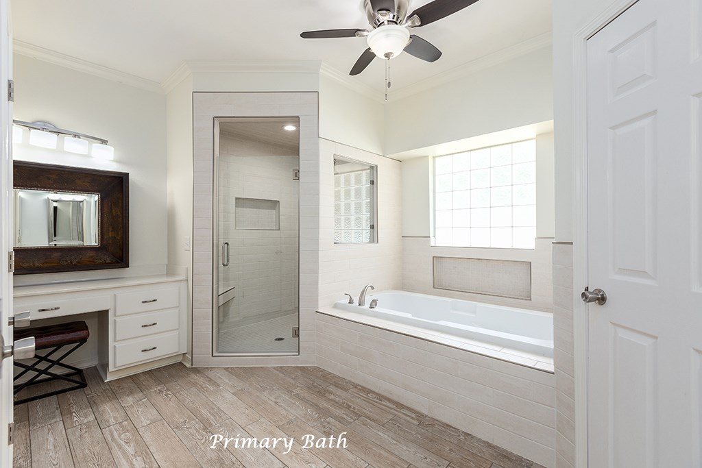 Lufkin, Texas, 75901, United States, 4 Bedrooms Bedrooms, ,5 BathroomsBathrooms,Residential,For Sale,1989881