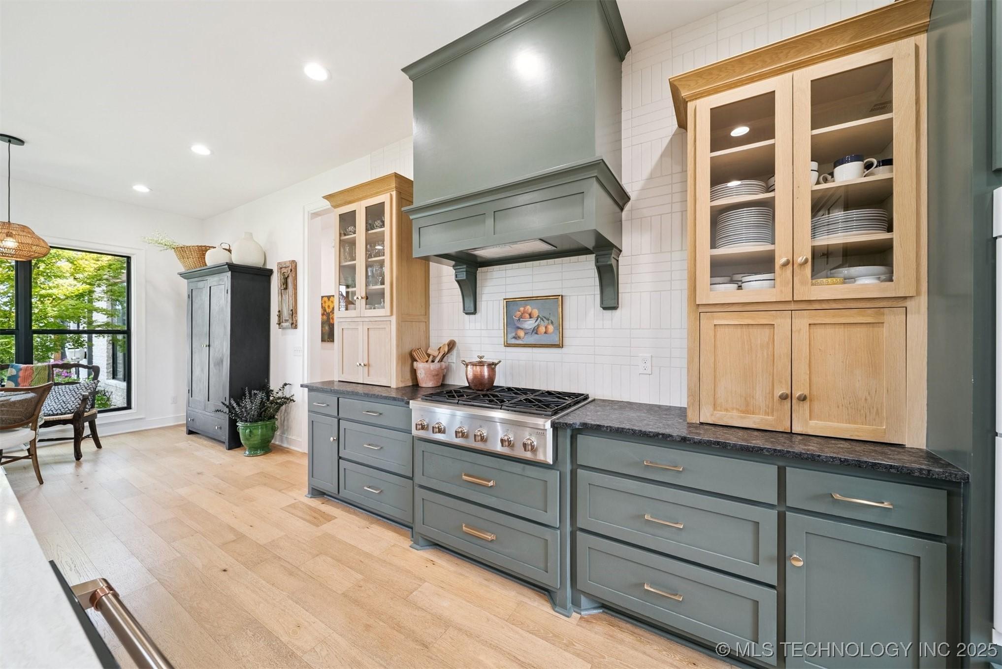 Broken Arrow, Oklahoma, 74014, United States, 4 Bedrooms Bedrooms, ,4 BathroomsBathrooms,Residential,For Sale,1983128