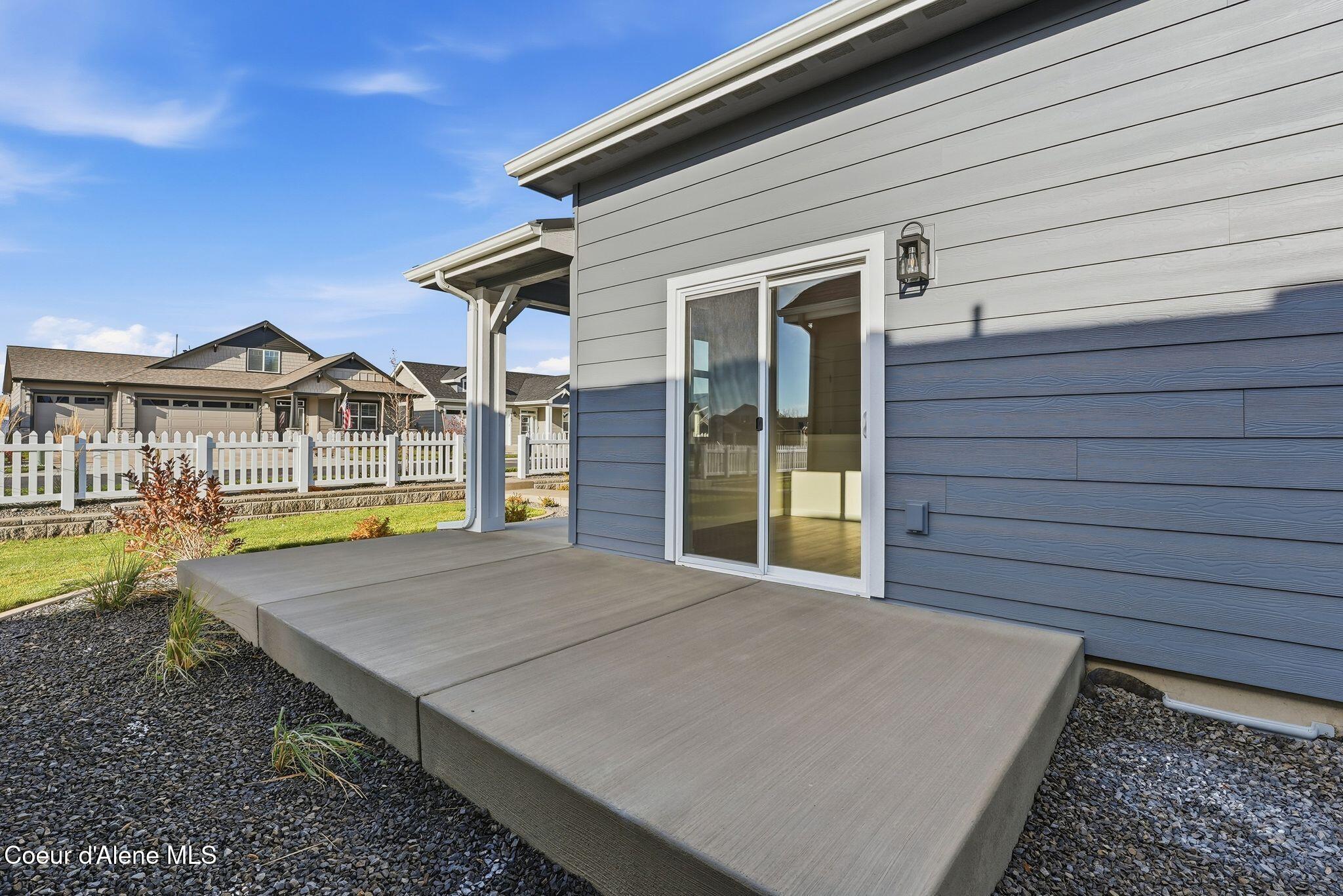 Coeur D'alene, Idaho, 83815, United States, 2 Bedrooms Bedrooms, ,Residential,For Sale,1991054