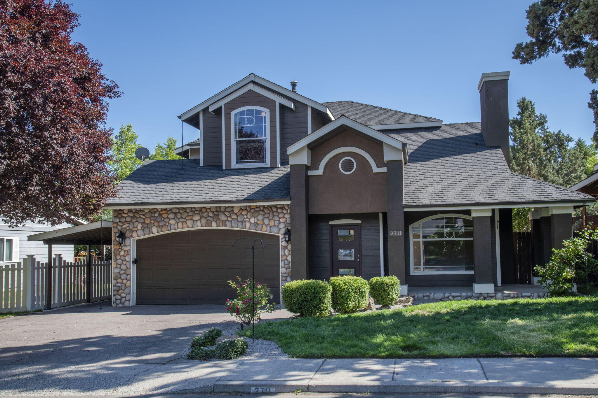 Bend, Oregon, 97701, United States, 3 Bedrooms Bedrooms, ,3 BathroomsBathrooms,Residential,For Sale,1898955