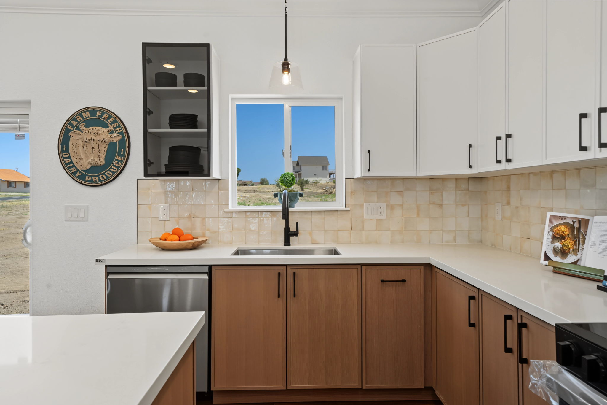  1916 Village Drive, Ione, CA 95640 - 物件實景