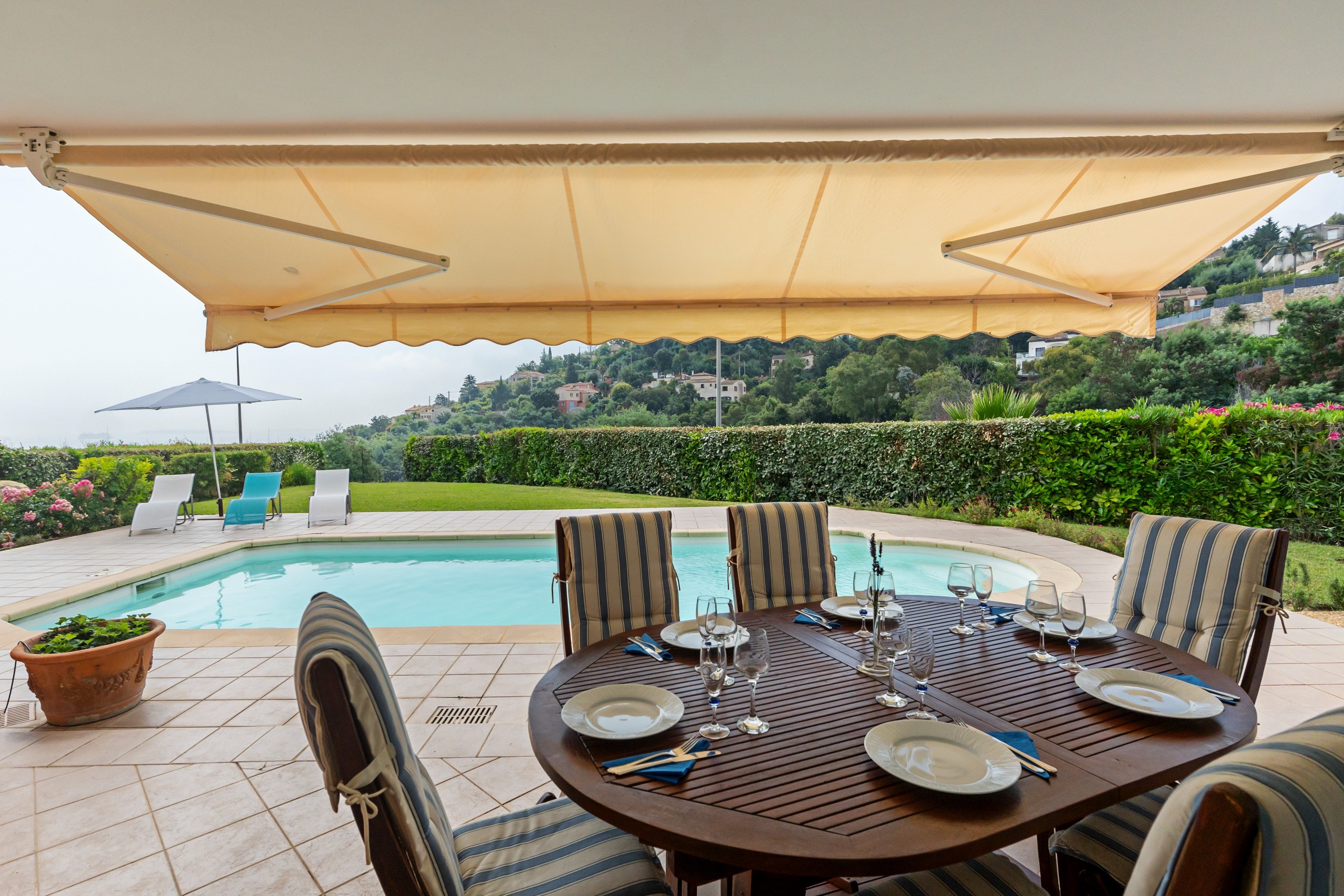  Mandelieu-la-Napoule, duplex apartment with sea view, private garden and pool - 物件實景