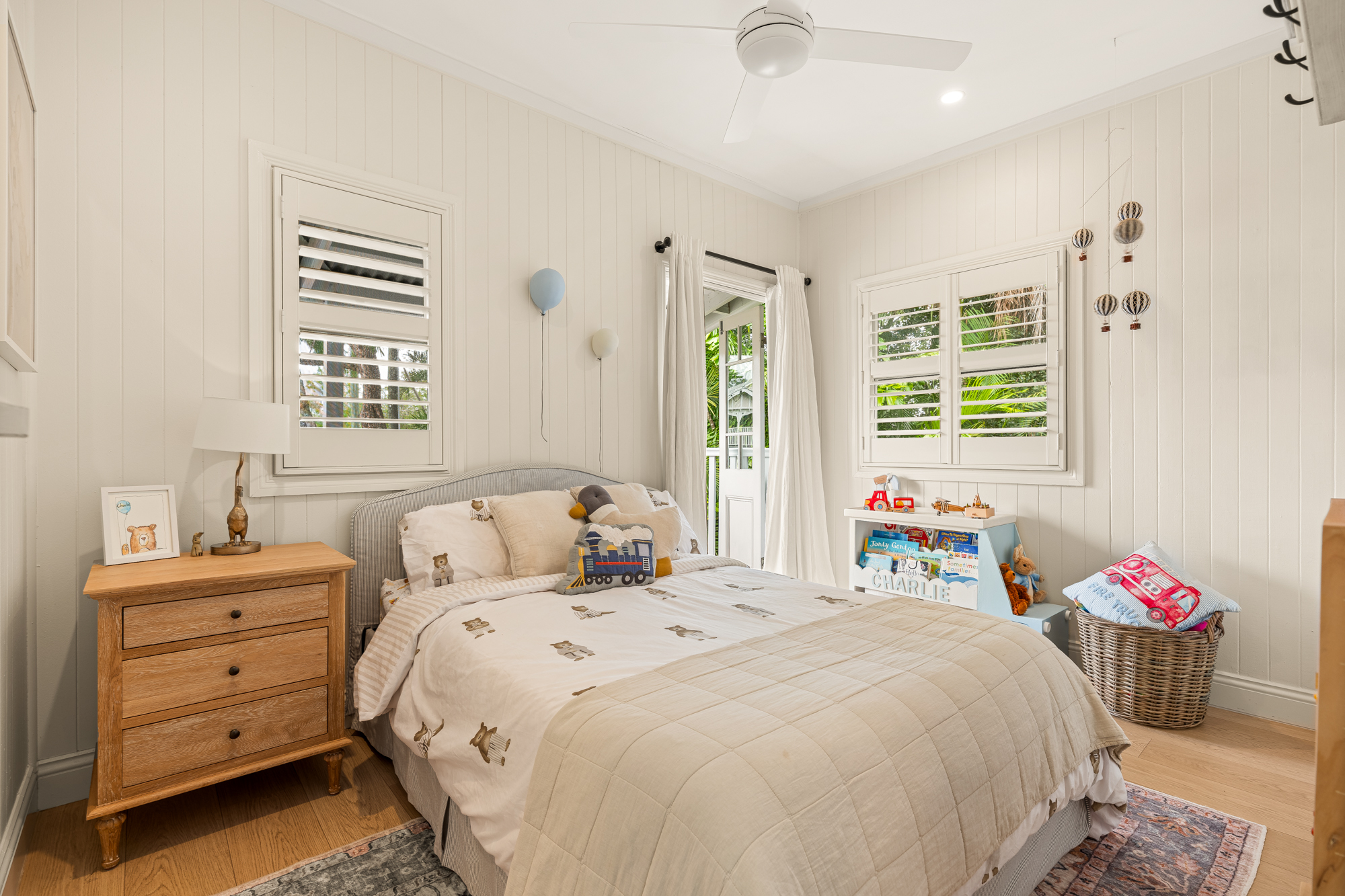 Beautifully Restored Character Home Rich with Privacy, Heart and Soul - 物件實景