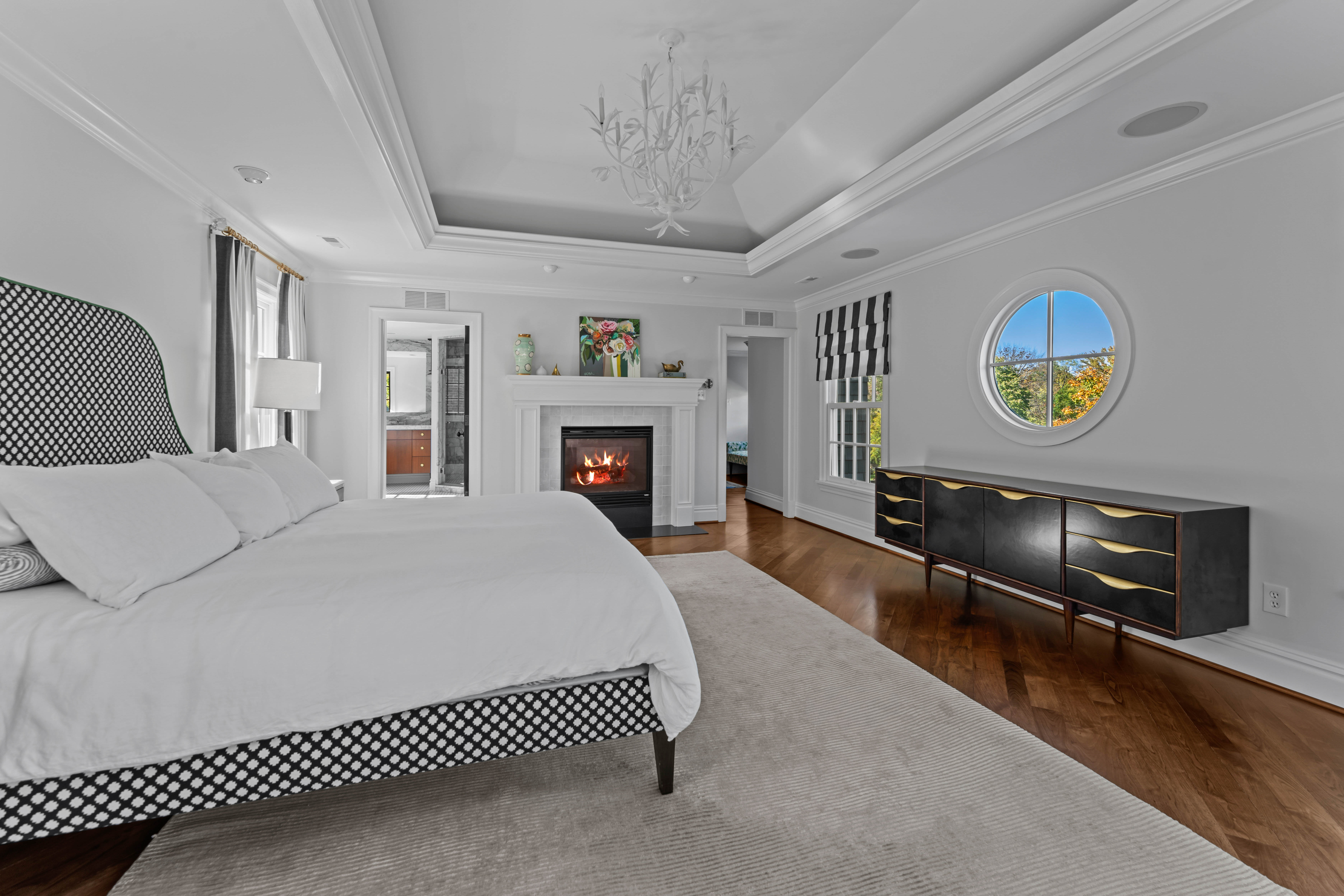  Stunning Private Estate Tucked Away on one of Ladue