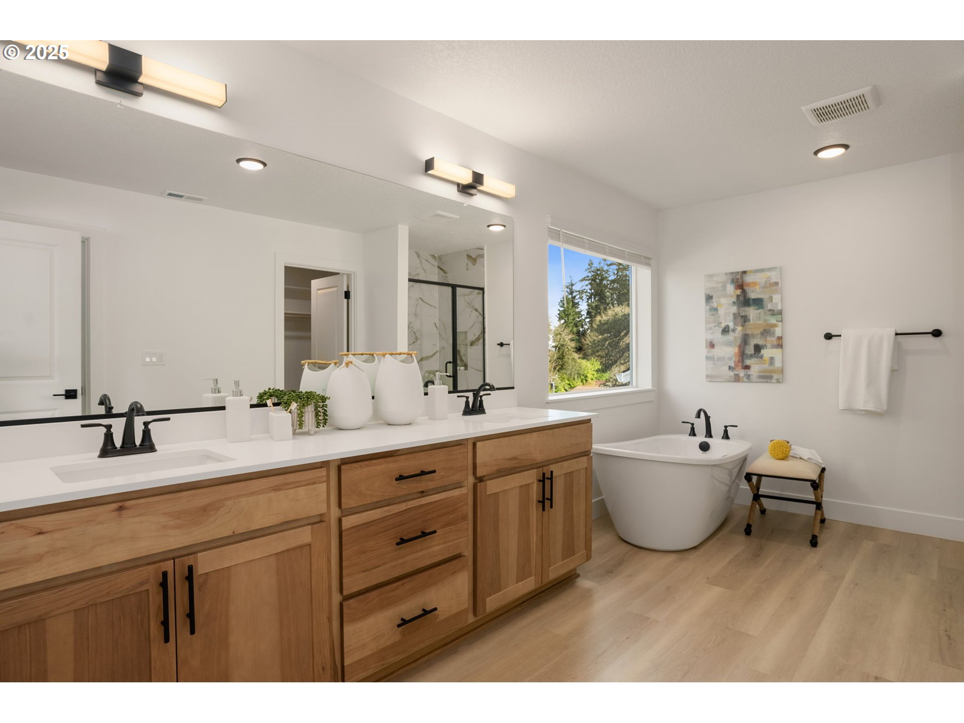 Beaverton, Oregon, 97003, United States, 5 Bedrooms Bedrooms, ,4 BathroomsBathrooms,Residential,For Sale,1735773