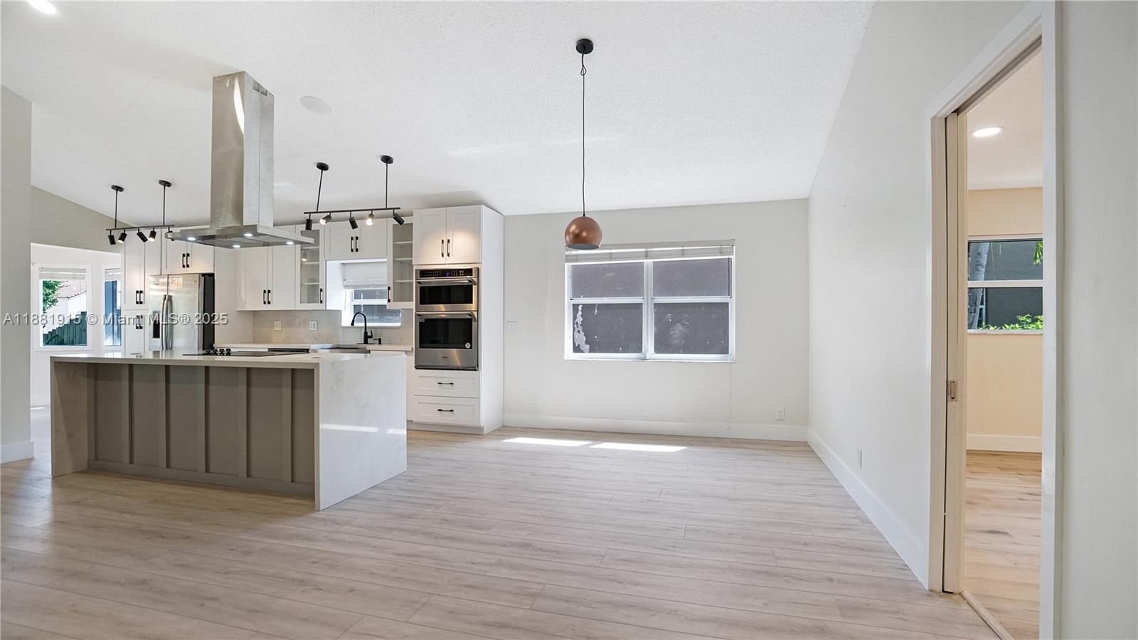 Plantation, Florida, 33322, United States, 3 Bedrooms Bedrooms, ,2 BathroomsBathrooms,Residential,For Sale,1947499