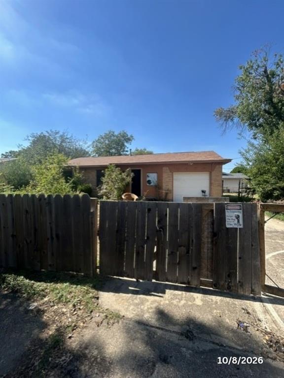 Rustown Dr, Dallas, TX 75228