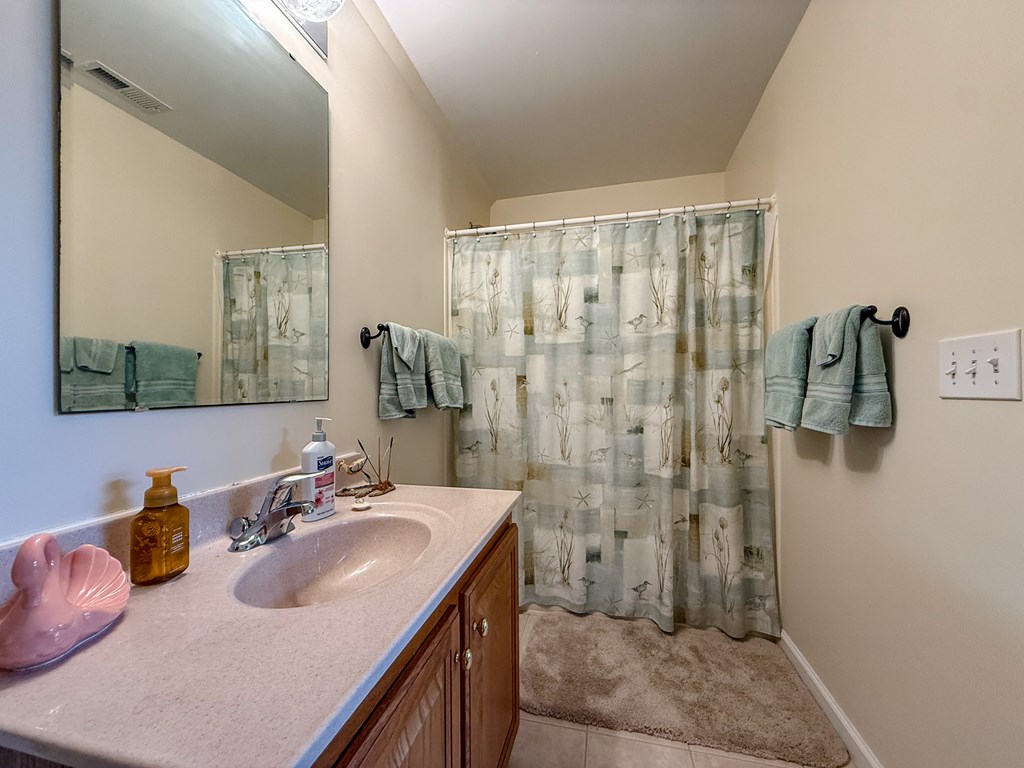 Craddockville, Virginia, 23341, United States, 4 Bedrooms Bedrooms, ,3 BathroomsBathrooms,Residential,For Sale,1891575