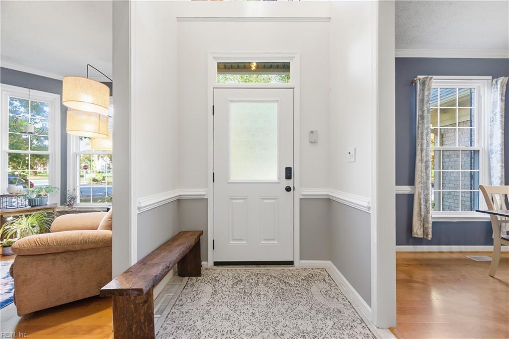 Yorktown, Virginia, 23693, United States, 6 Bedrooms Bedrooms, ,3 BathroomsBathrooms,Residential,For Sale,1988039