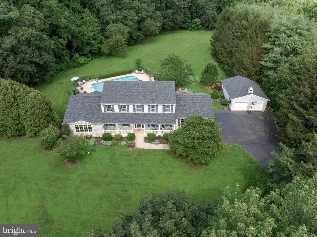 Cream Ridge, New Jersey, 08514, United States, 4 Bedrooms Bedrooms, ,3 BathroomsBathrooms,Residential,For Sale,1902972