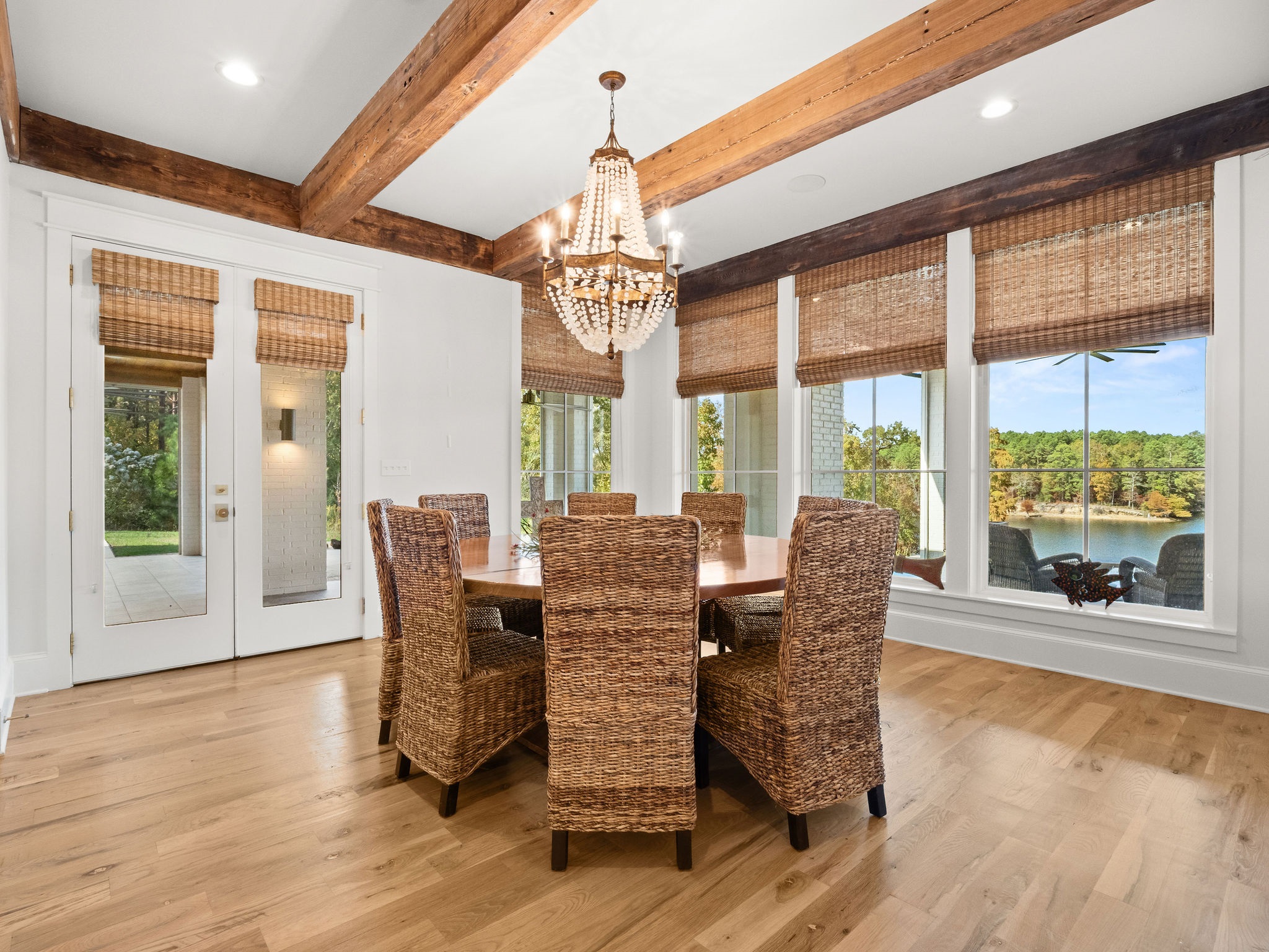 Many, Louisiana, 71449, United States, 3 Bedrooms Bedrooms, ,4 BathroomsBathrooms,Residential,For Sale,1998076