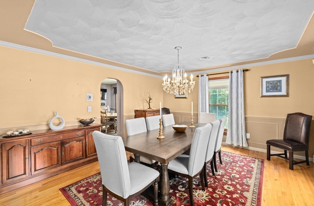 Braintree, Massachusetts, 02184, United States, 5 Bedrooms Bedrooms, ,4 BathroomsBathrooms,Residential,For Sale,1857635