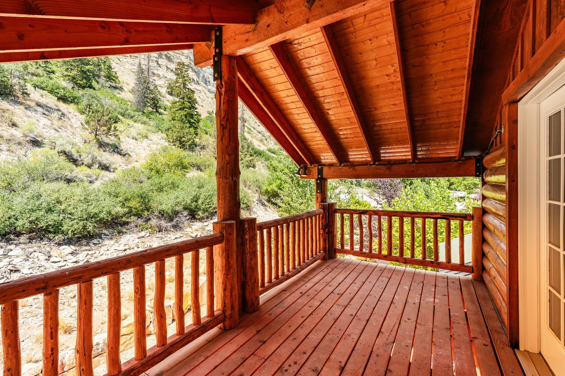  The Kind of Cabin Nobody Wants to Leave — For Sale in Fruitland, Utah - 物件實景