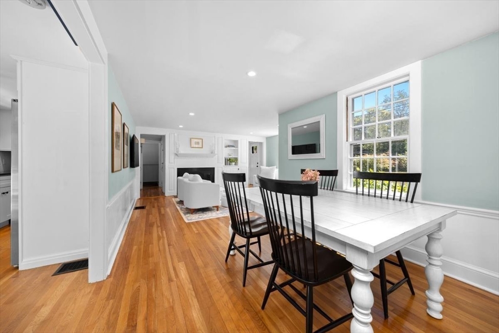 Duxbury, Massachusetts, 02332, United States, 3 Bedrooms Bedrooms, ,1 BathroomBathrooms,Residential,For Sale,1940191