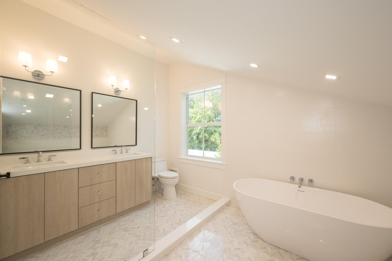 1233 Washington St, Key West, Florida, 33040, United States, 4 Bedrooms Bedrooms, ,5 BathroomsBathrooms,Residential,For Sale,1233 Washington St,1417070