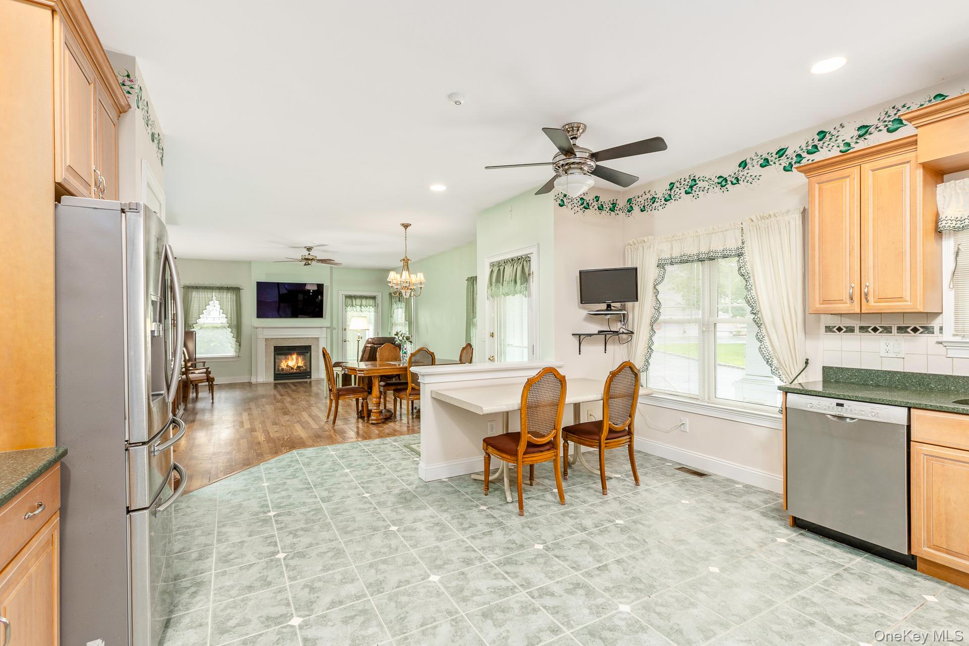  45 Oak Run, Stony Brook, NY, 11790 - 物件實景