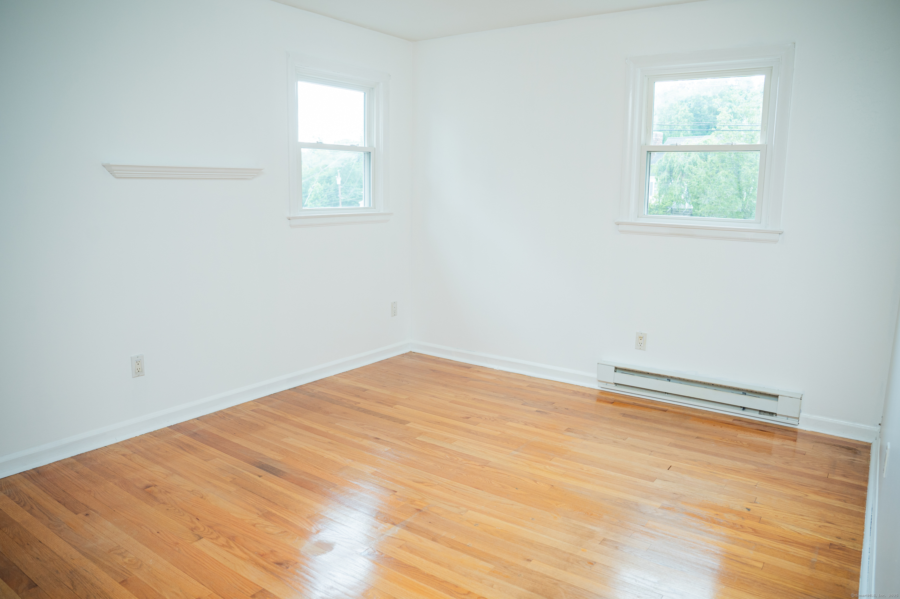 Branford, Connecticut, 06405, United States, 3 Bedrooms Bedrooms, ,2 BathroomsBathrooms,Residential,For Sale,1907106