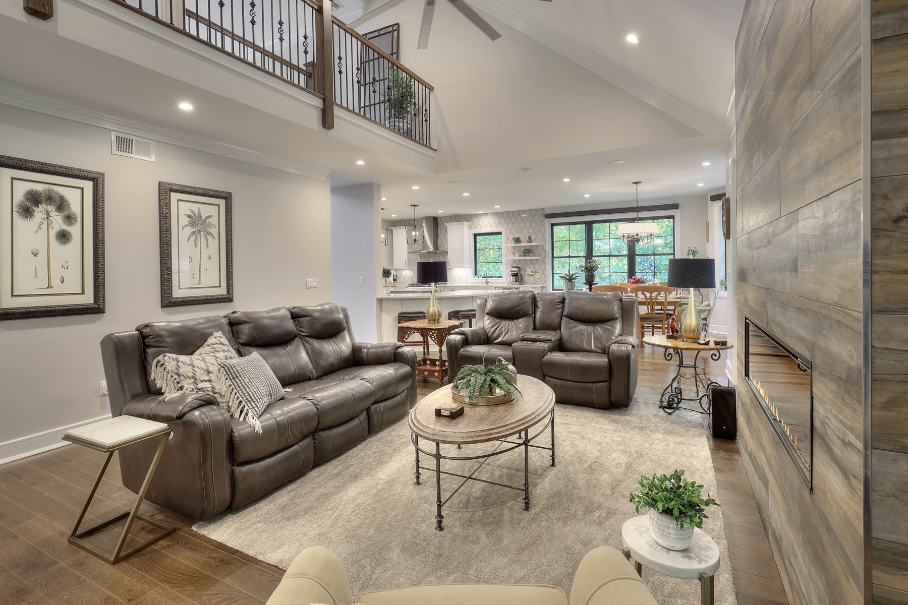  Custom Built Home Blends Classic Elegance with Modern Amenities - 物件實景