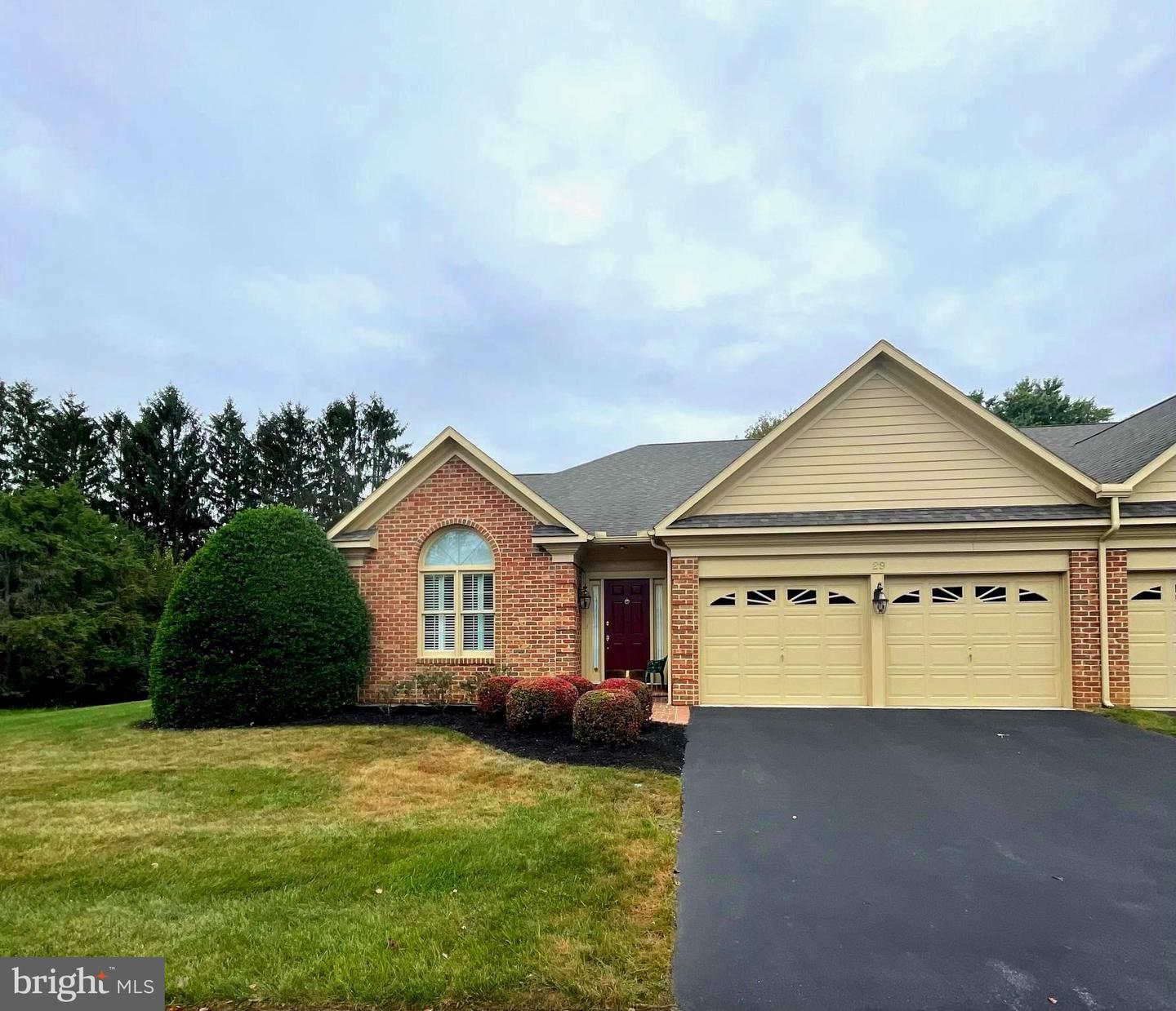 Hershey, Pennsylvania, 17033, United States, 2 Bedrooms Bedrooms, ,3 BathroomsBathrooms,Residential,For Sale,1933018