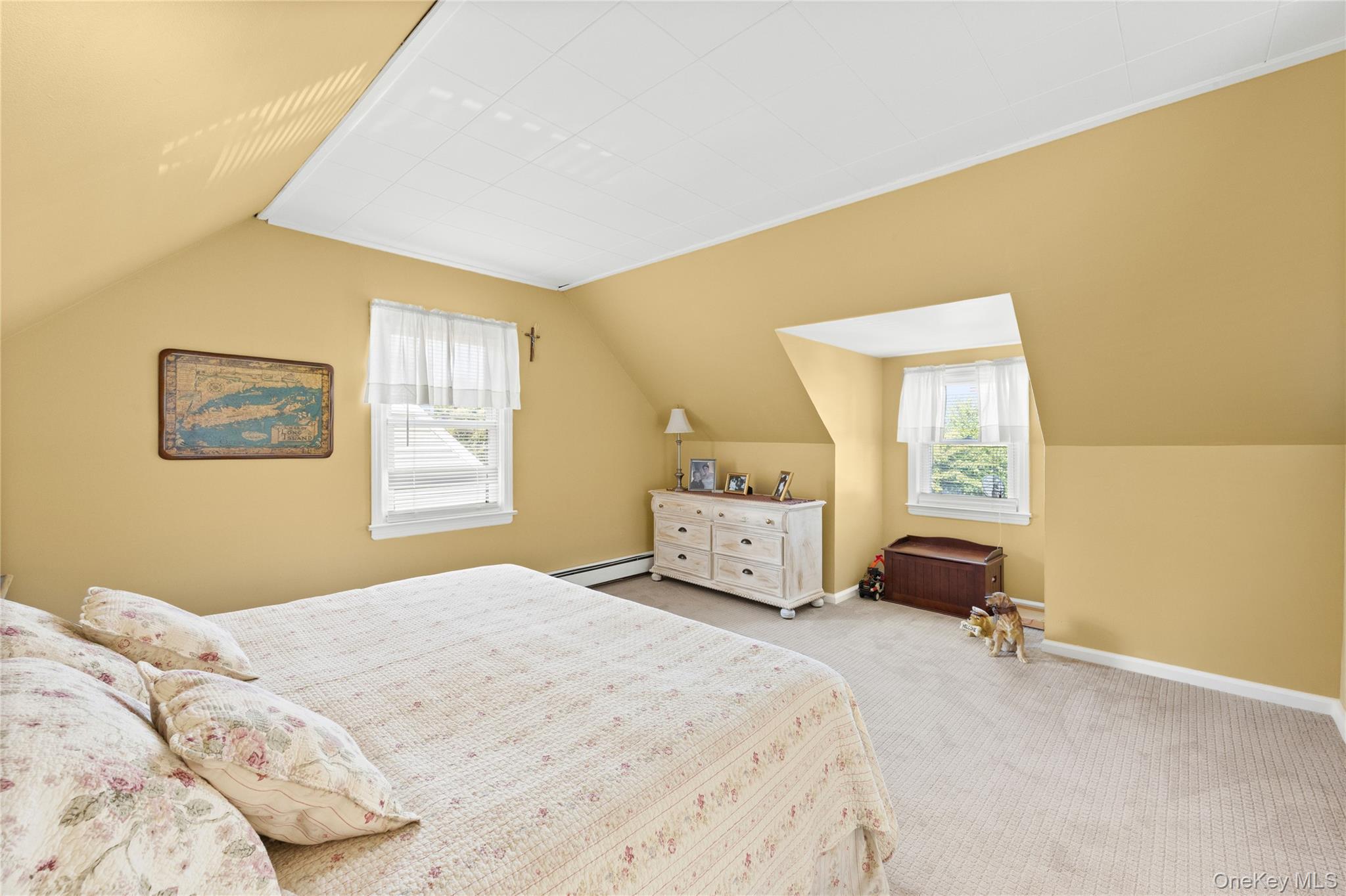 Andrews Rd, Mineola, NY 11501