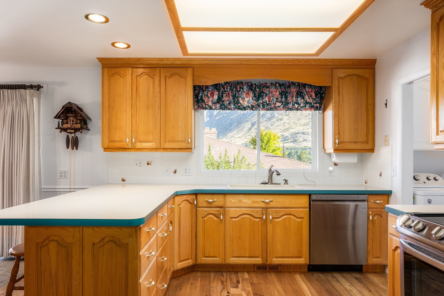  Spacious Living in an Established Springville Neighborhood - 物件實景