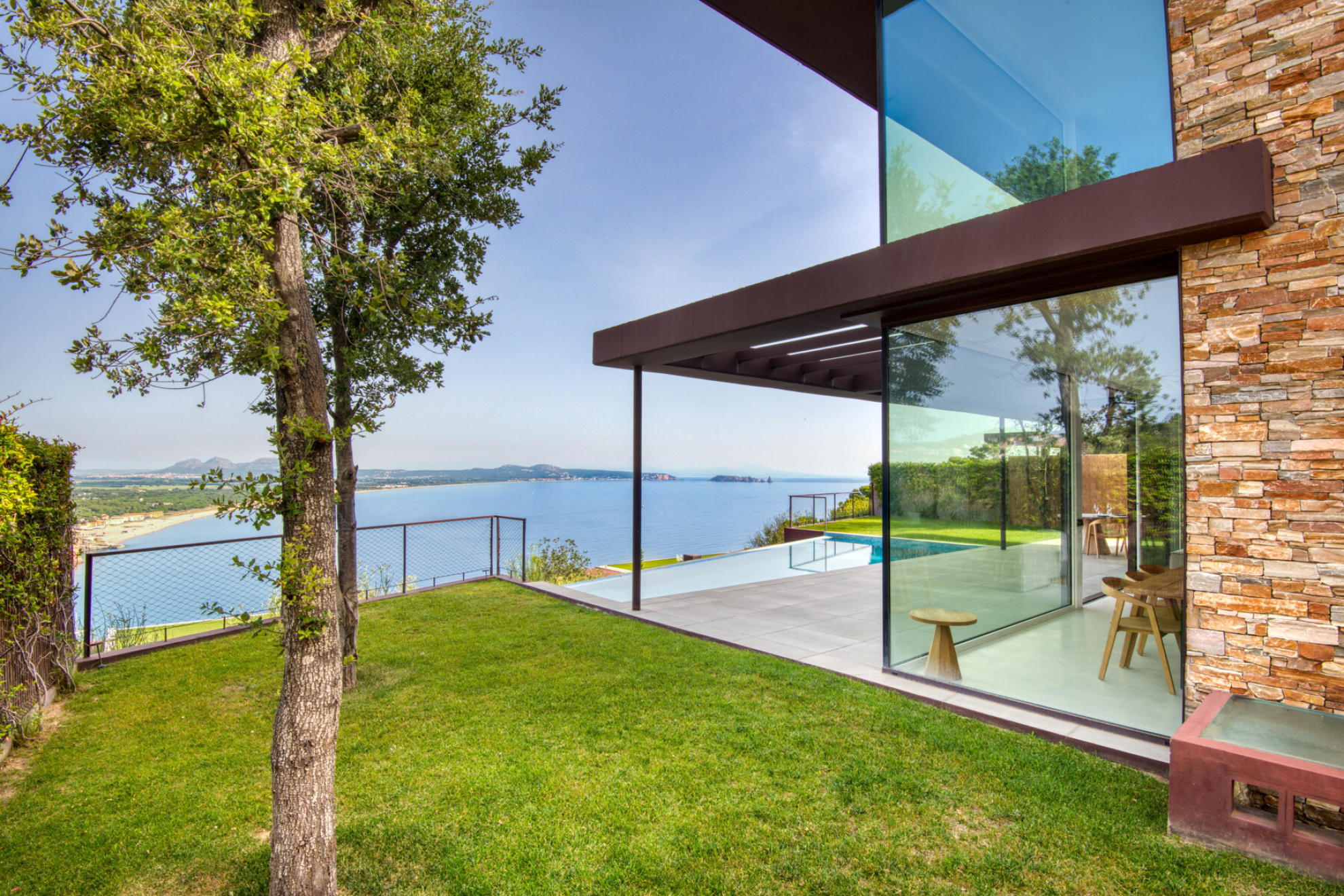  House with swimming pool and sea views in private urbanization in Sa Riera. - 物件實景