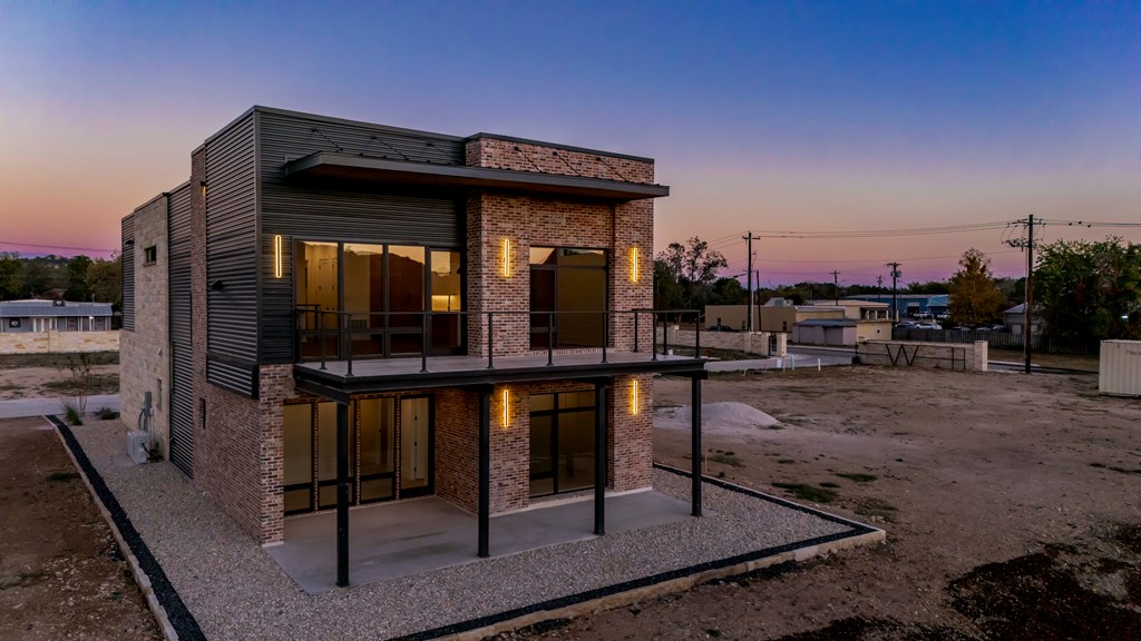 Kerrville, Texas, 78028, United States, 3 Bedrooms Bedrooms, ,3 BathroomsBathrooms,Residential,For Sale,2001532