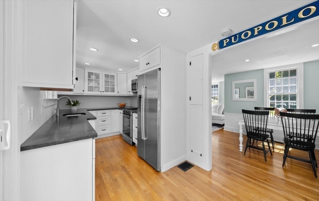 Duxbury, Massachusetts, 02332, United States, 3 Bedrooms Bedrooms, ,1 BathroomBathrooms,Residential,For Sale,1940191