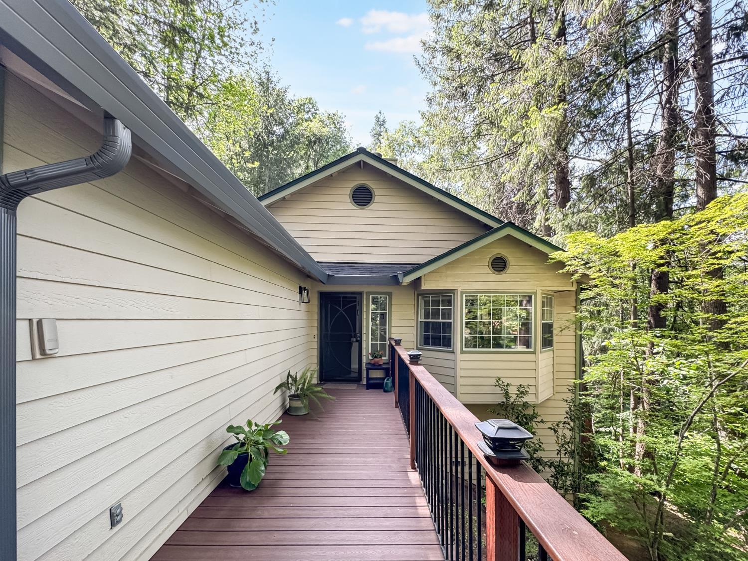 Grass Valley, California, 95945, United States, 3 Bedrooms Bedrooms, ,2 BathroomsBathrooms,Residential,For Sale,1944536