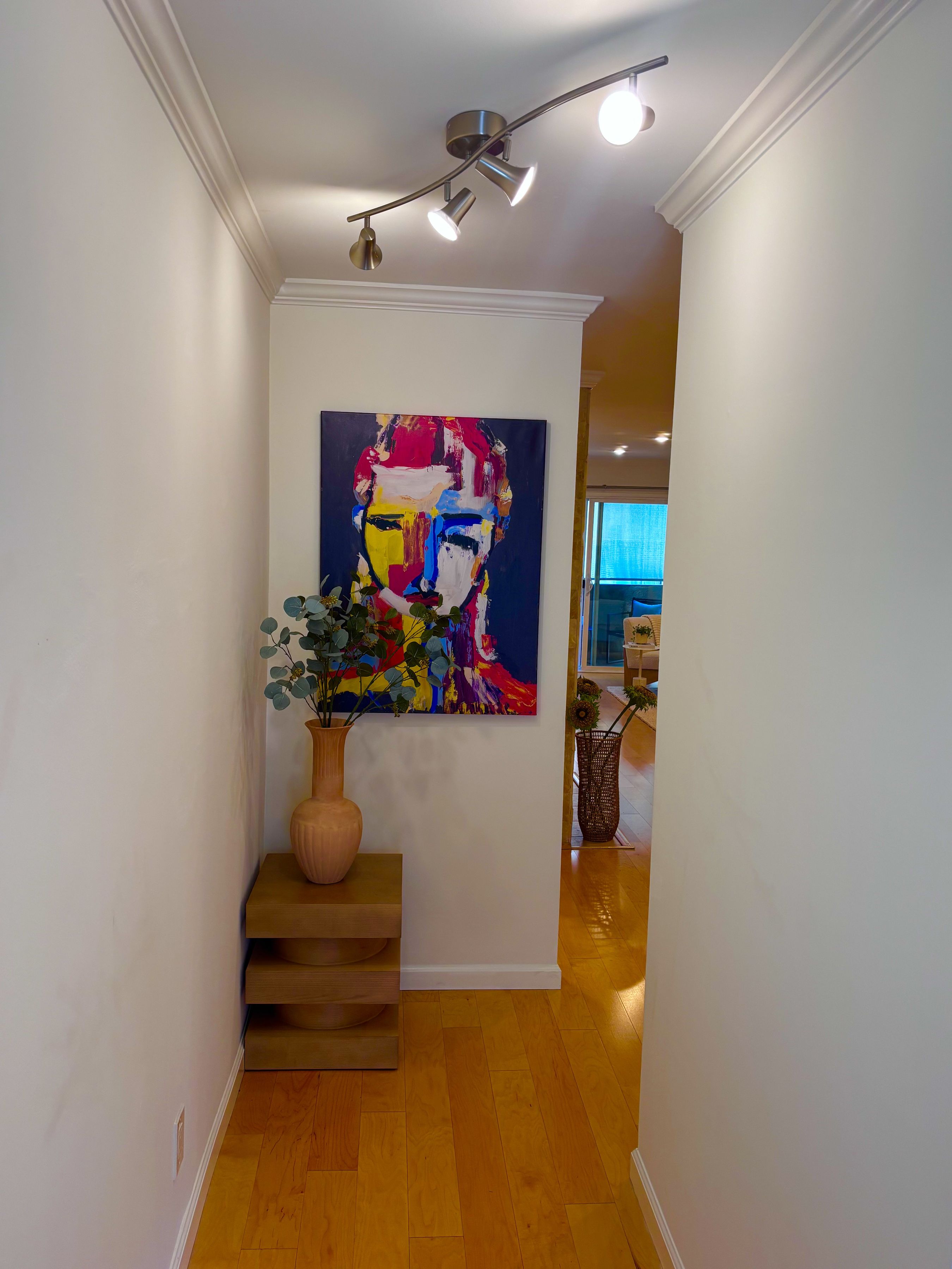  2320 S Bentley Ave - 物件實景