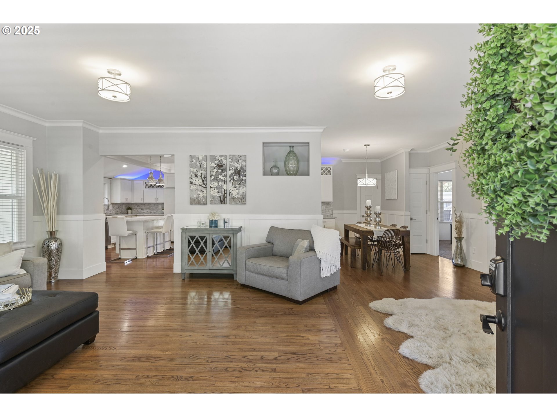 Vancouver, Washington, 98686, United States, 6 Bedrooms Bedrooms, ,3 BathroomsBathrooms,Residential,For Sale,1989368